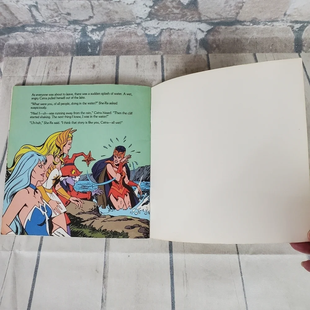 Masters of the Universe Princess of Power  Books - Picture 15 of 15